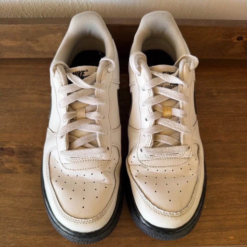 Nike Air Force 1 LV8 GS White Black Sneakers Youth Size 7Y CV7663-101